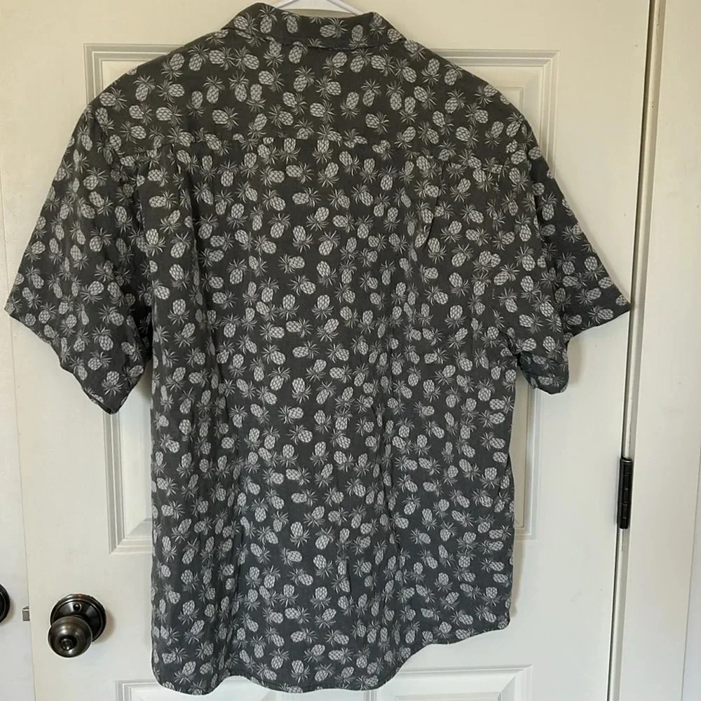 Tommy Bahama Positano Pineapple button-down shirt size XL gray short sleeve